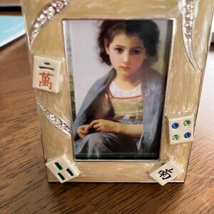 Mahjong-Inspired Rhinestone Photo Frame – Unique Design